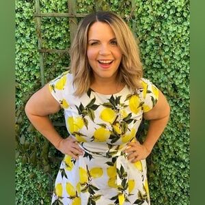 Easy Peasy, Lemon Squeezy! Cute vintage style swing dress - lemon print - size L